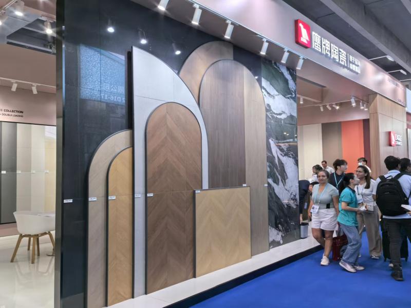 佛山石灣鷹牌陶瓷有限公司的第136屆獲獎廣交會展位設計圖片