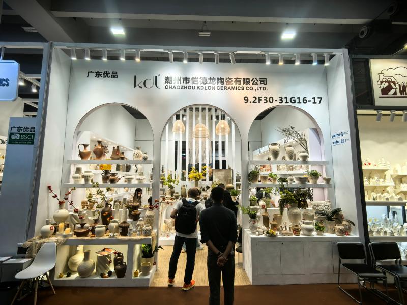 潮州市愷德龍陶瓷有限公司的第136屆獲獎廣交會展位設計搭建圖片