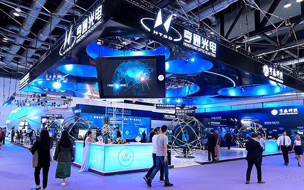 如何提升上海展會設計搭建的多媒體技術效果？