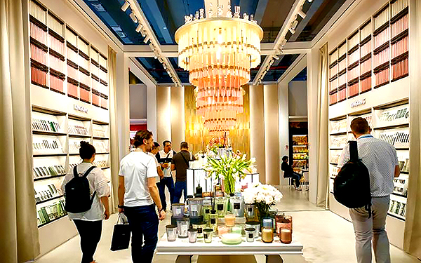 聚光燈在珠寶展會設計搭建中的巧妙運用