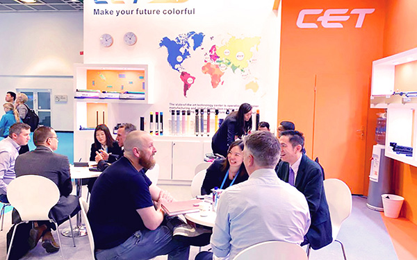 上海展台搭建公司要如何俘獲客戶的芳心？