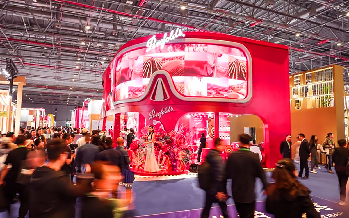 中國紅在國際展會設計中的喜慶表達