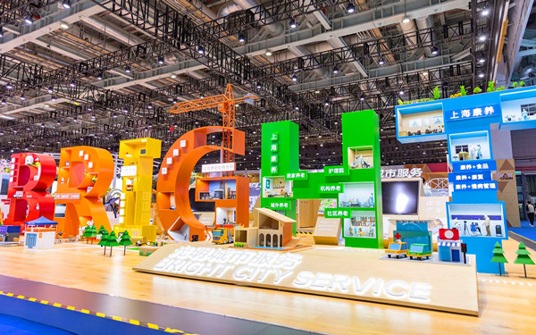 在展覽會展台搭建中，顏色搭配如何喚醒品牌記憶？