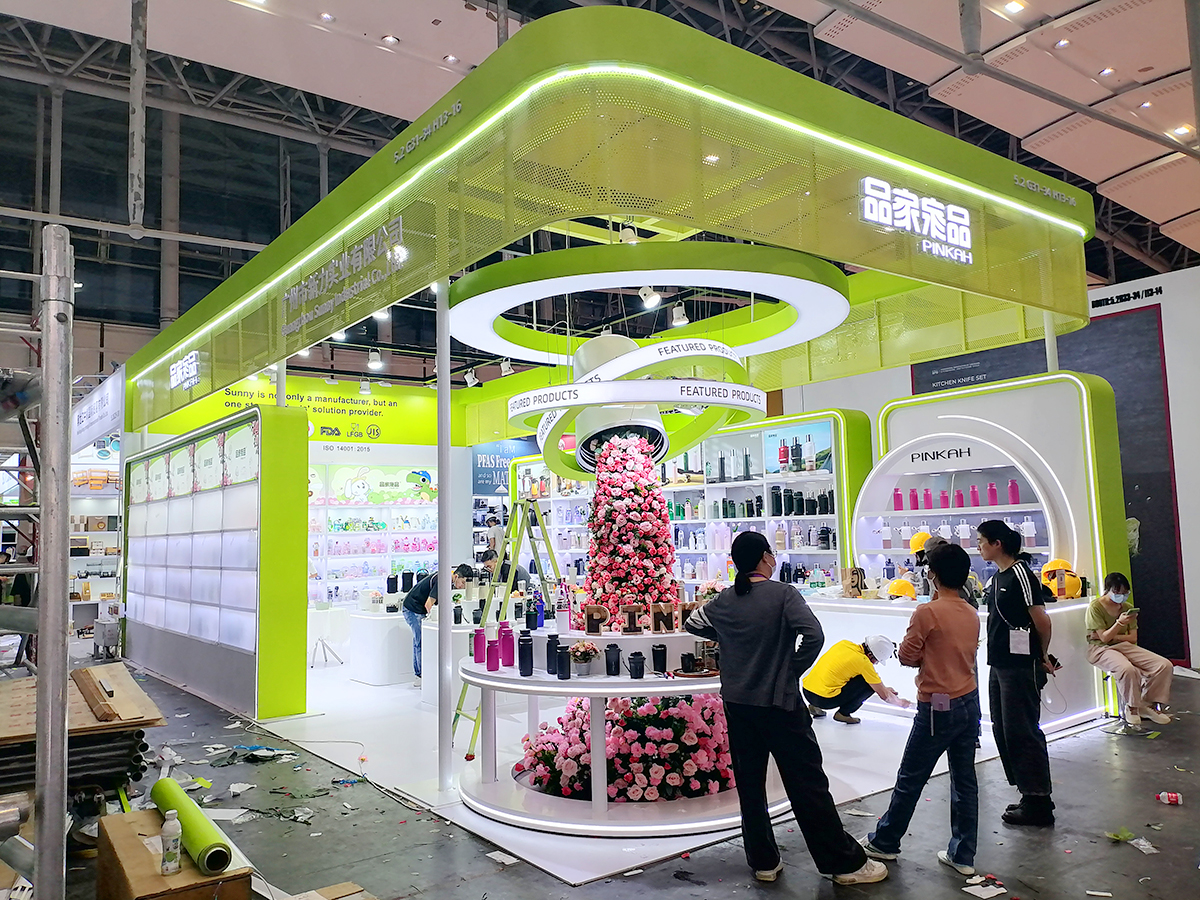 花藝裝置點綴廣交會攤位裝修：打造差異化展示空間